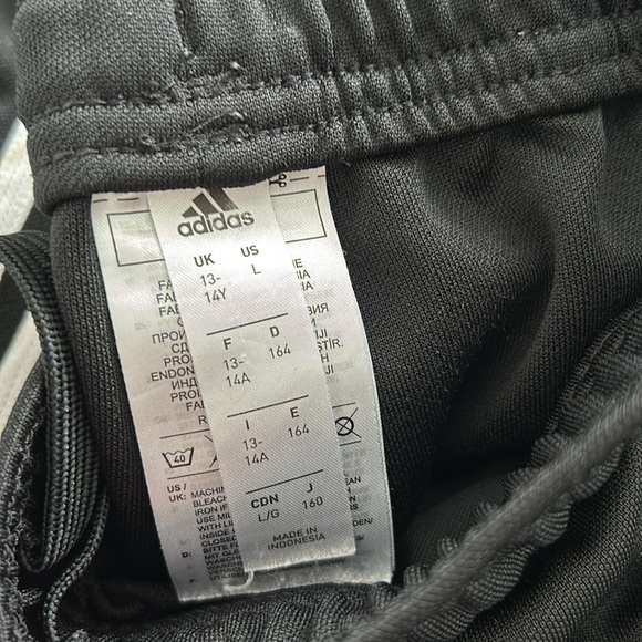 2 pair adidas youth tiro soccer/football pants ⚽️ - Picture 4 of 7